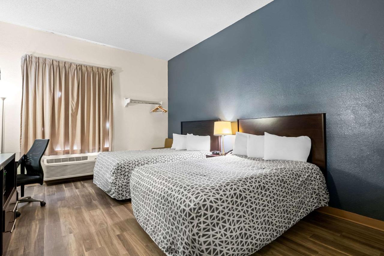  | OYO Townhouse Orlando West