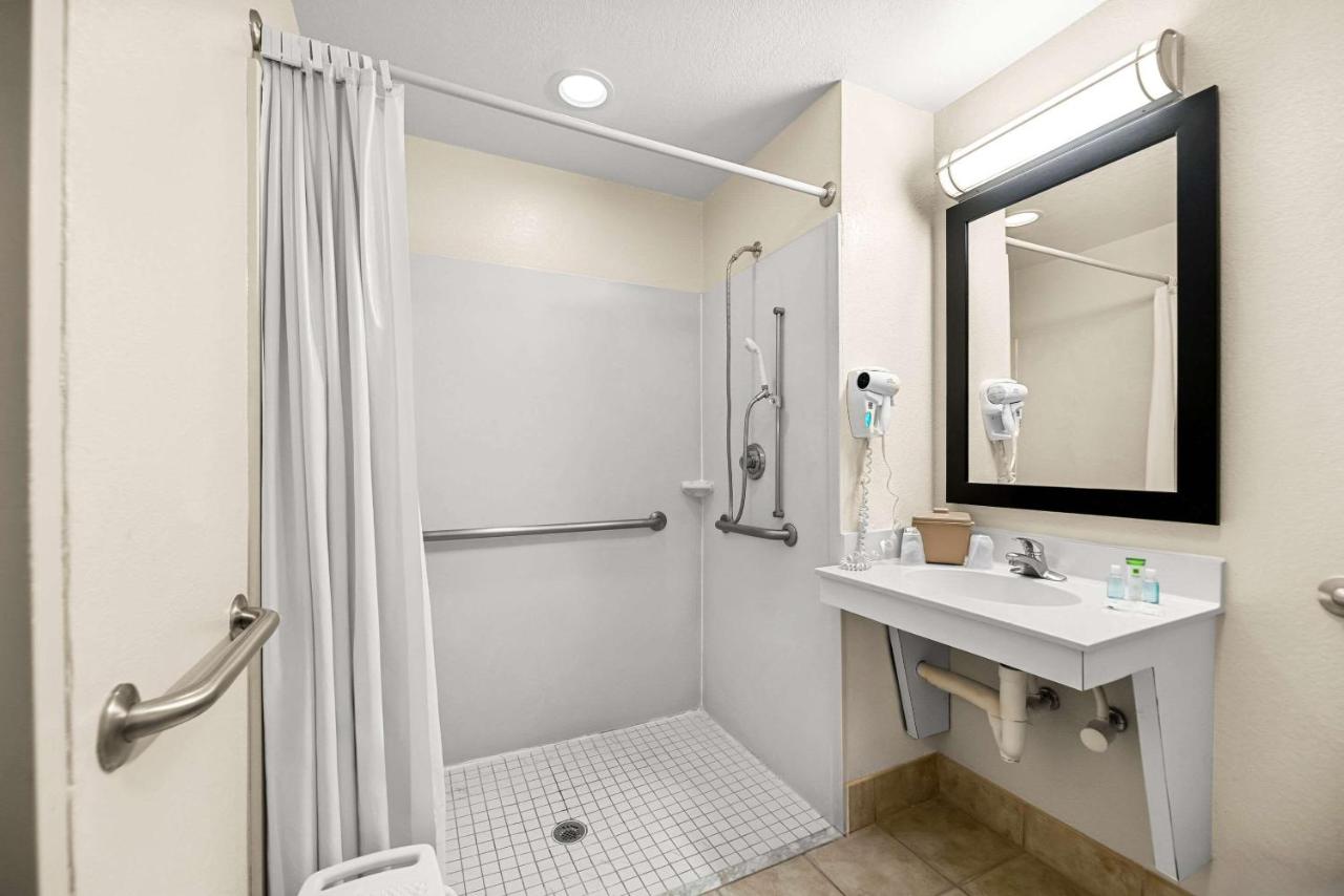  | OYO Townhouse Orlando West