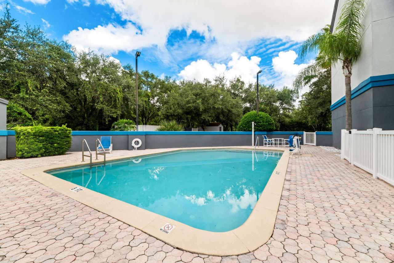  | OYO Townhouse Orlando West