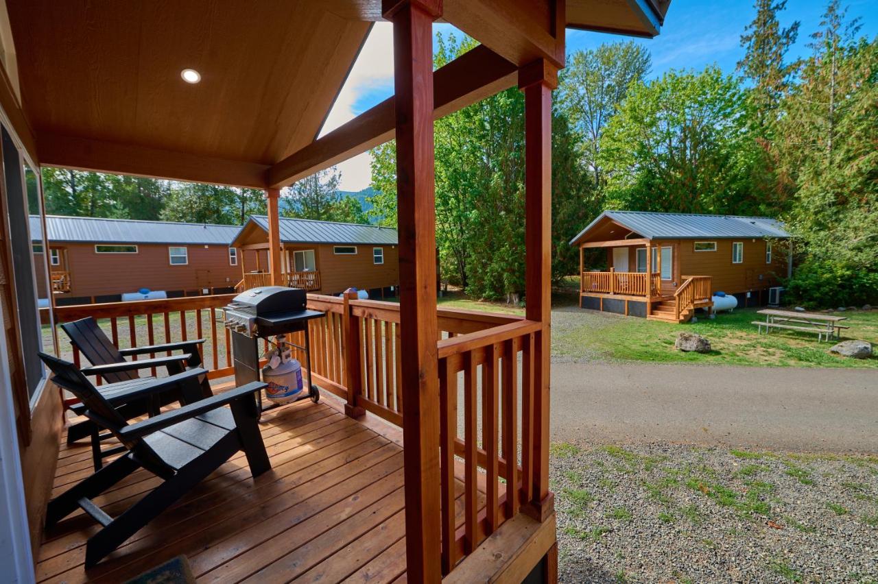 | Mount Hood Village Deluxe Cabin 5