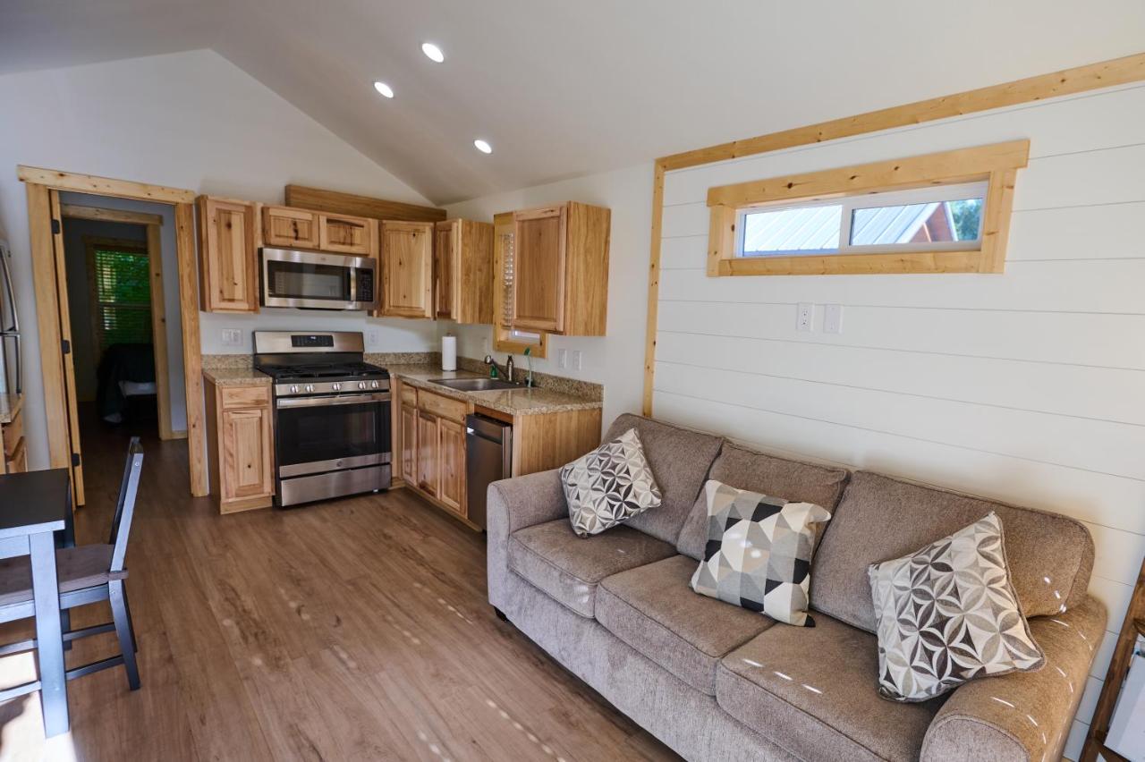 | Mount Hood Village Deluxe Cabin 5