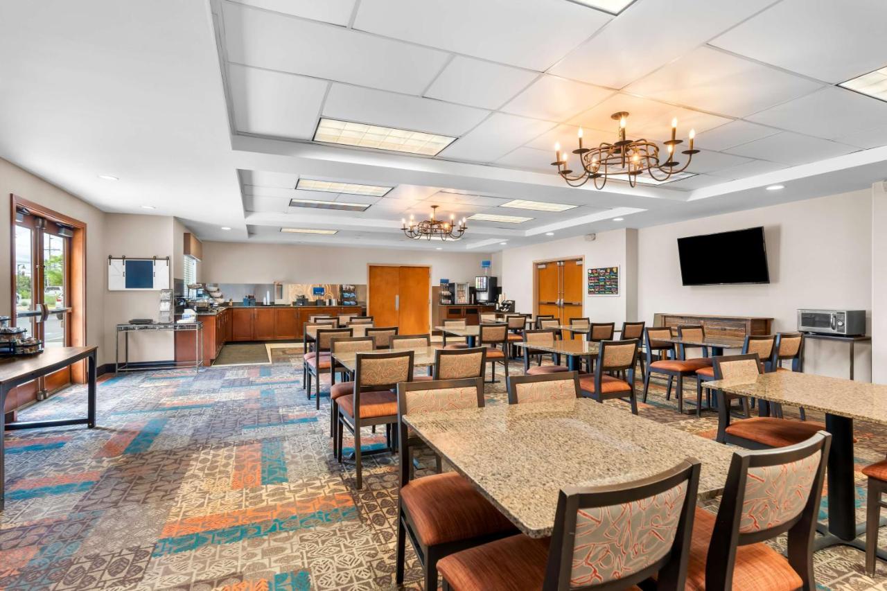 | Best Western Rocky Mountain Lodge