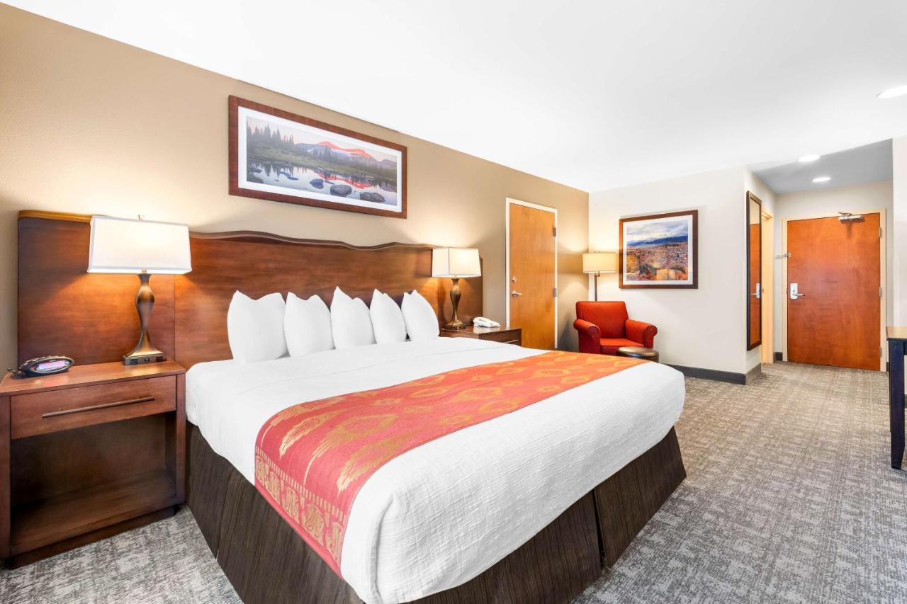 | Best Western Rocky Mountain Lodge