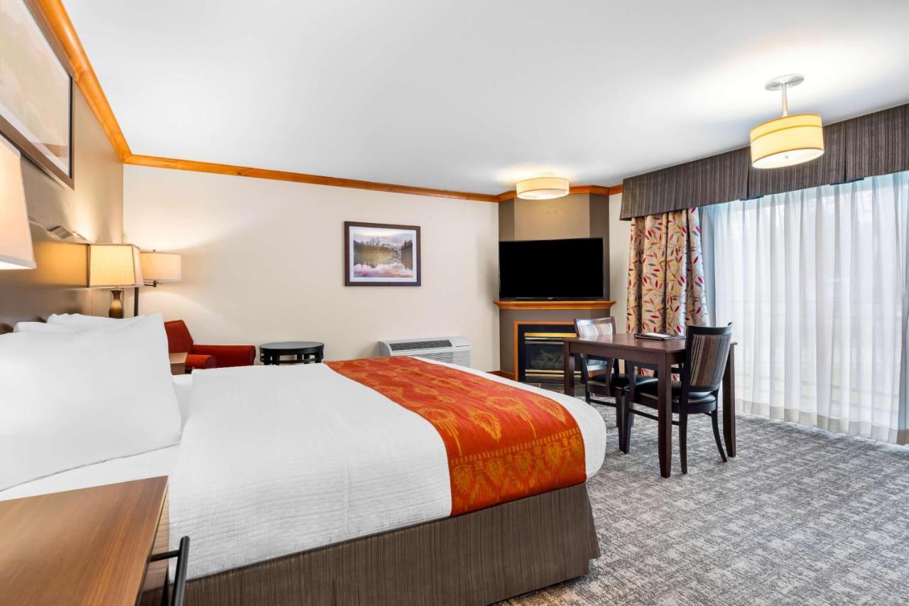 King Suite with Balcony at Best Western Rocky Mountain Lodge