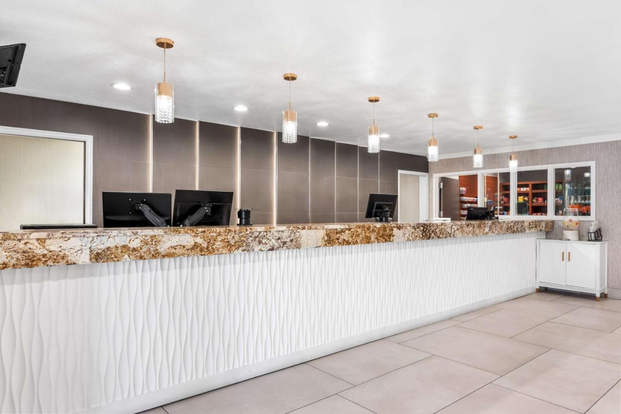 | Best Western Plus Abbey Inn
