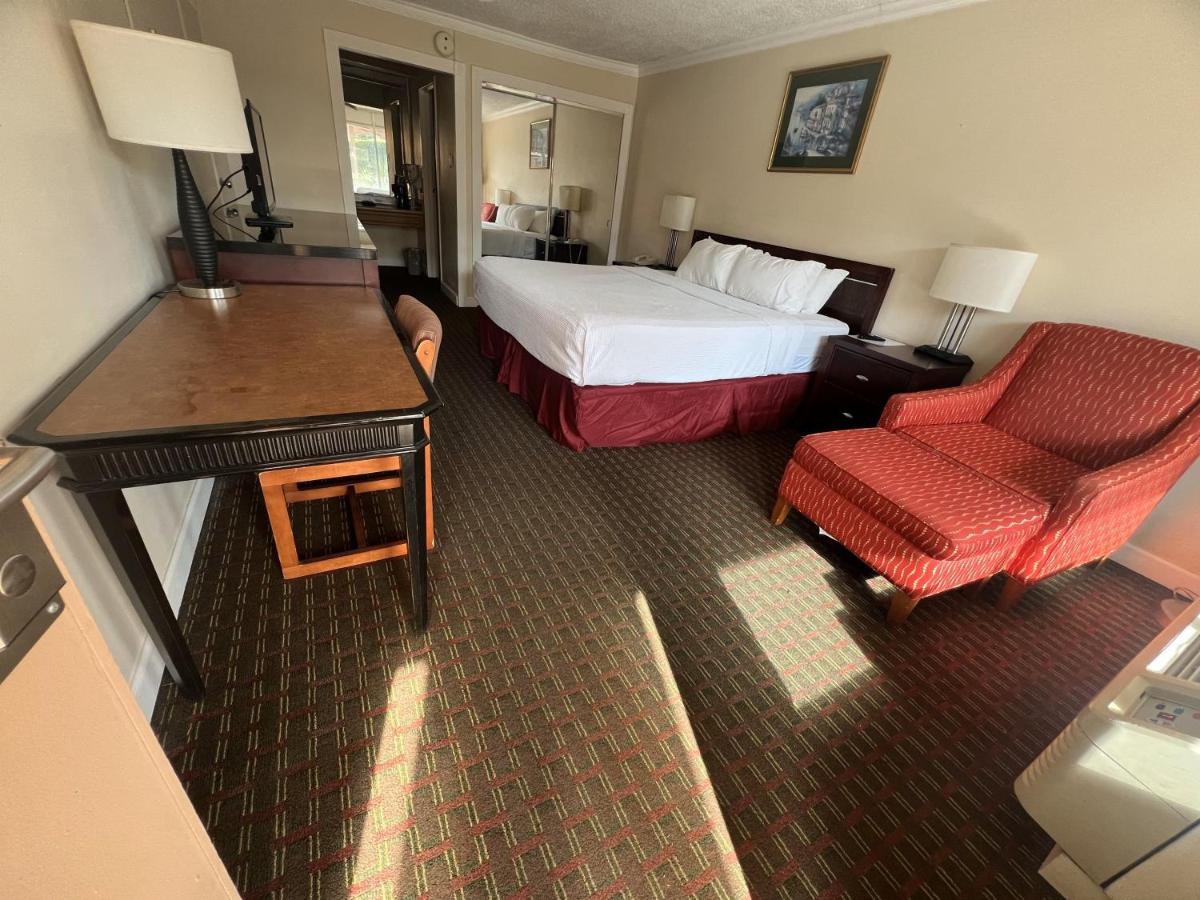 Standard King Room - Non-Smoking at Grand Palms Spa & Golf Resort
