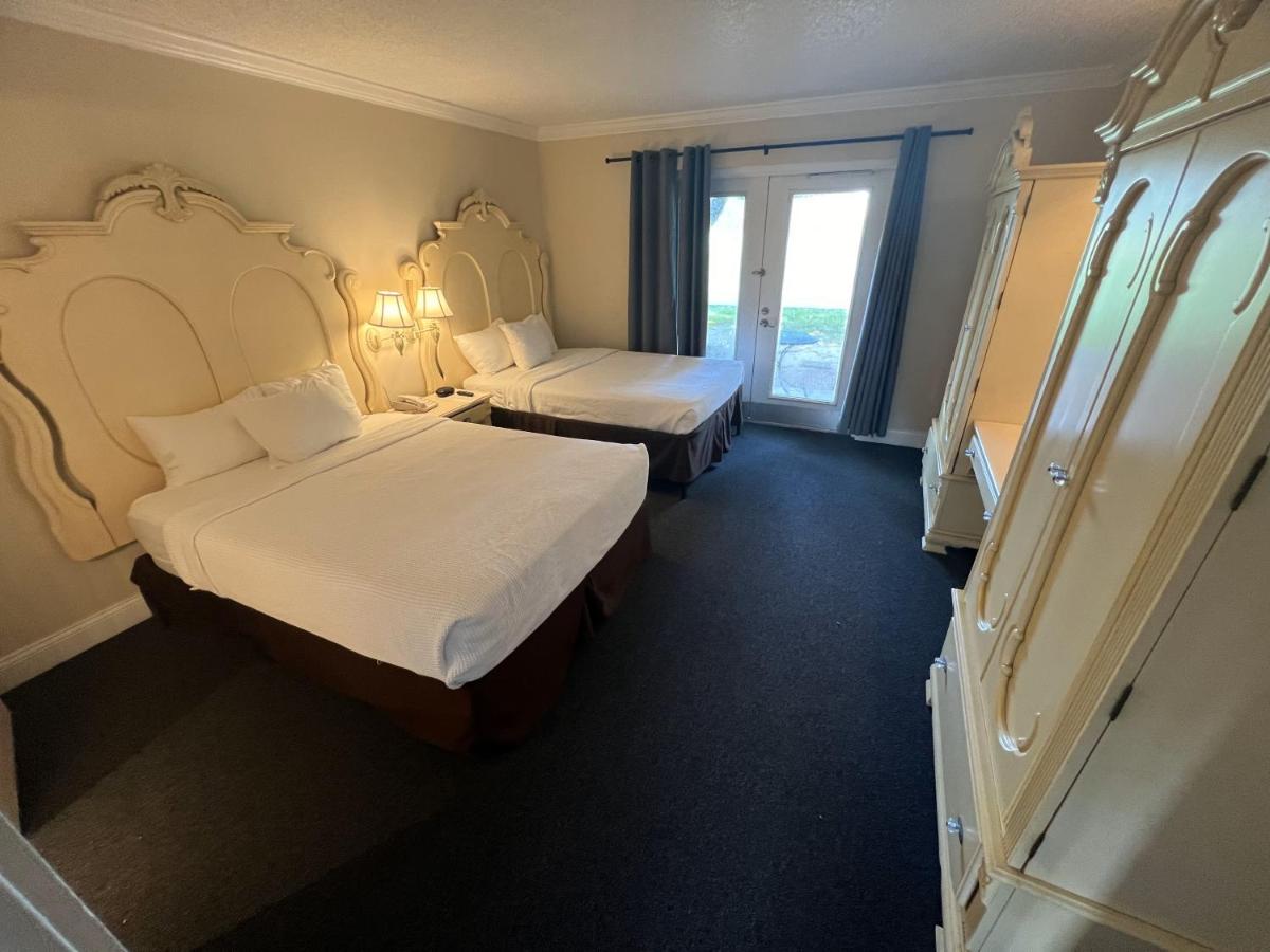 Standard Double Suite at Grand Palms Spa & Golf Resort