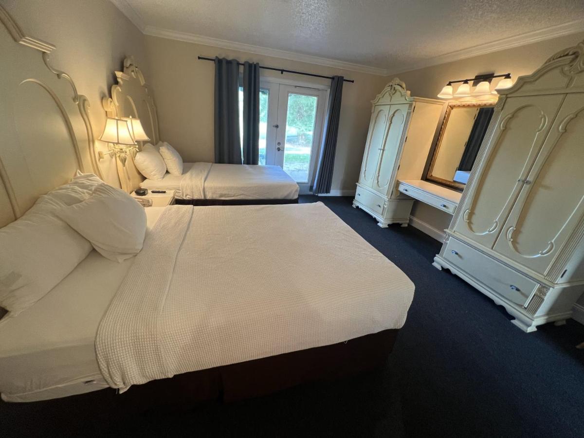 Standard Double Suite at Grand Palms Spa & Golf Resort