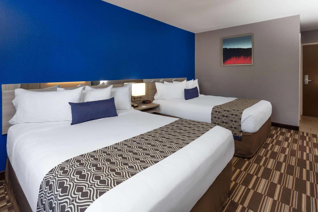 | Microtel Inn & Suites by Wyndham Bethel/Danbury
