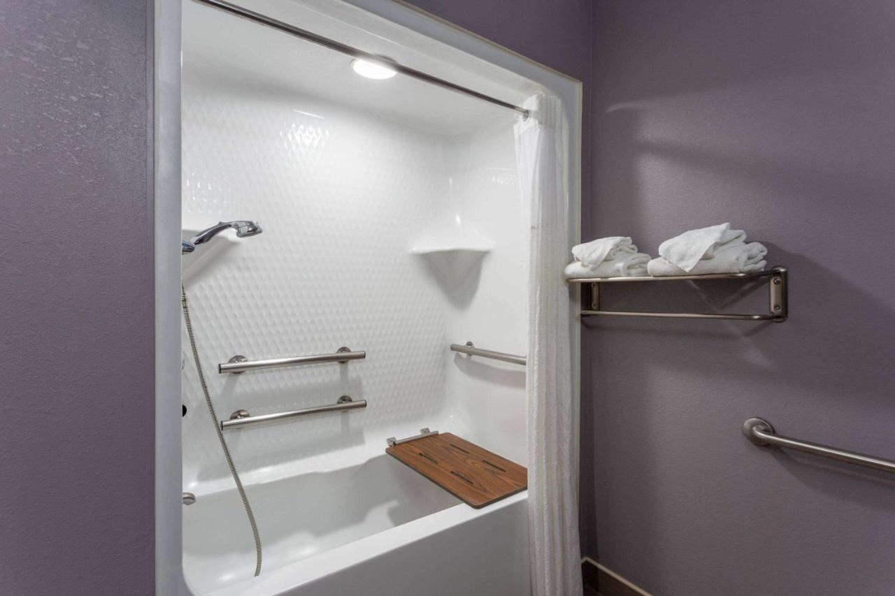 | Microtel Inn & Suites by Wyndham Bethel/Danbury