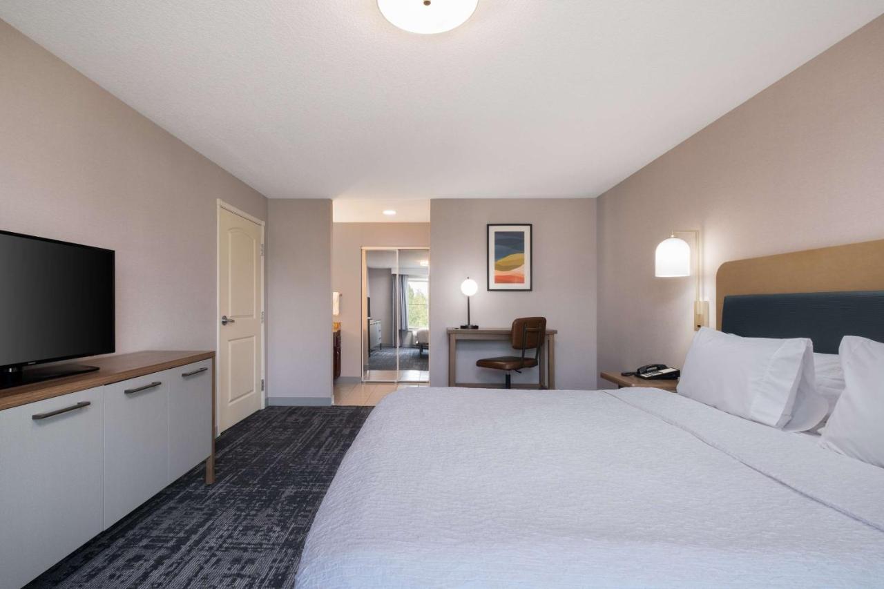 King Suite - Hearing Accessible - Non-Smoking at Homewood Suites Medford