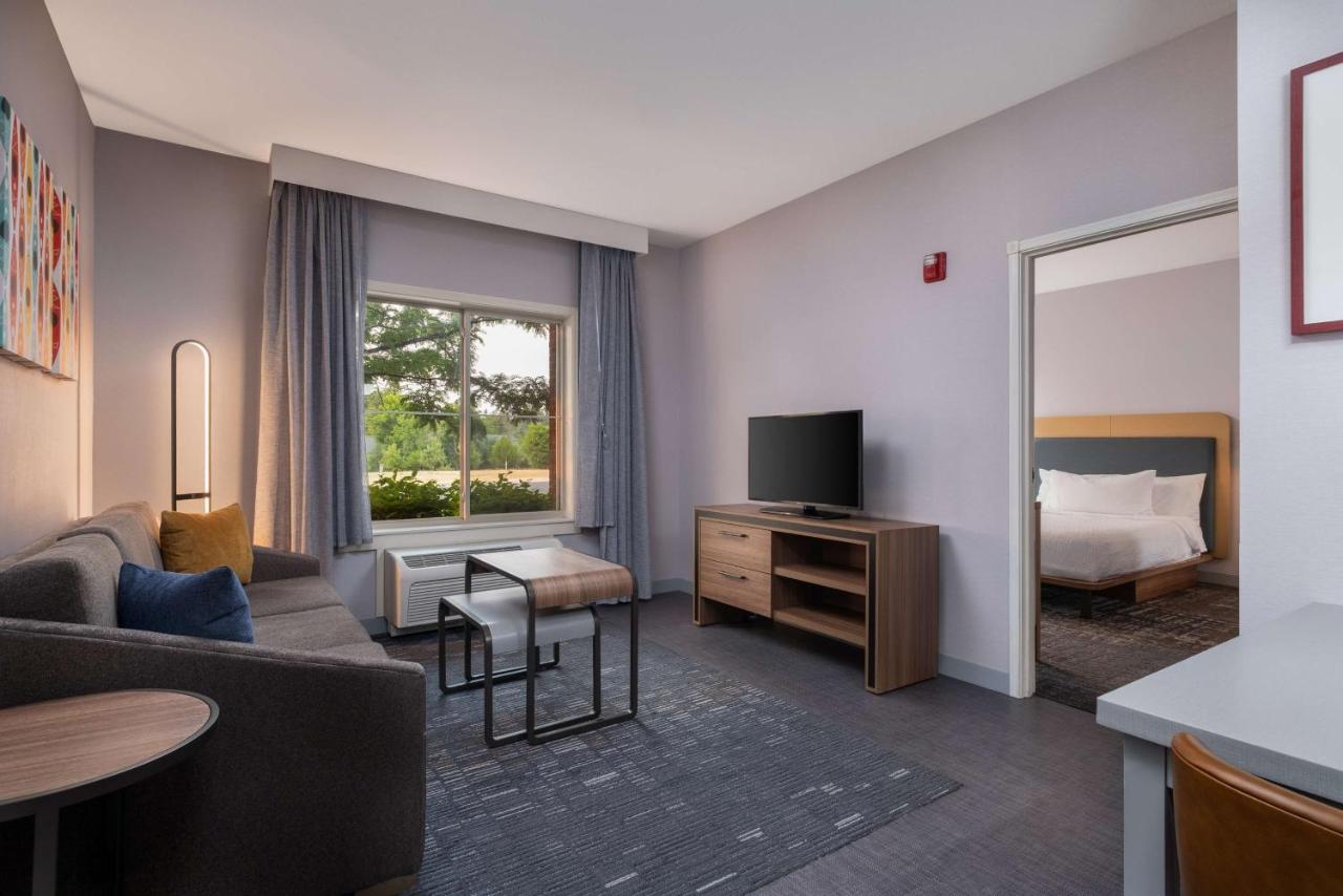 King Suite - Hearing Accessible - Non-Smoking at Homewood Suites Medford