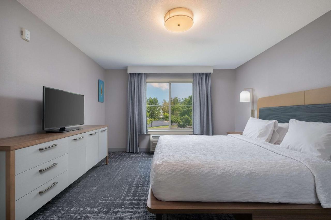 King Suite - Hearing Accessible - Non-Smoking at Homewood Suites Medford