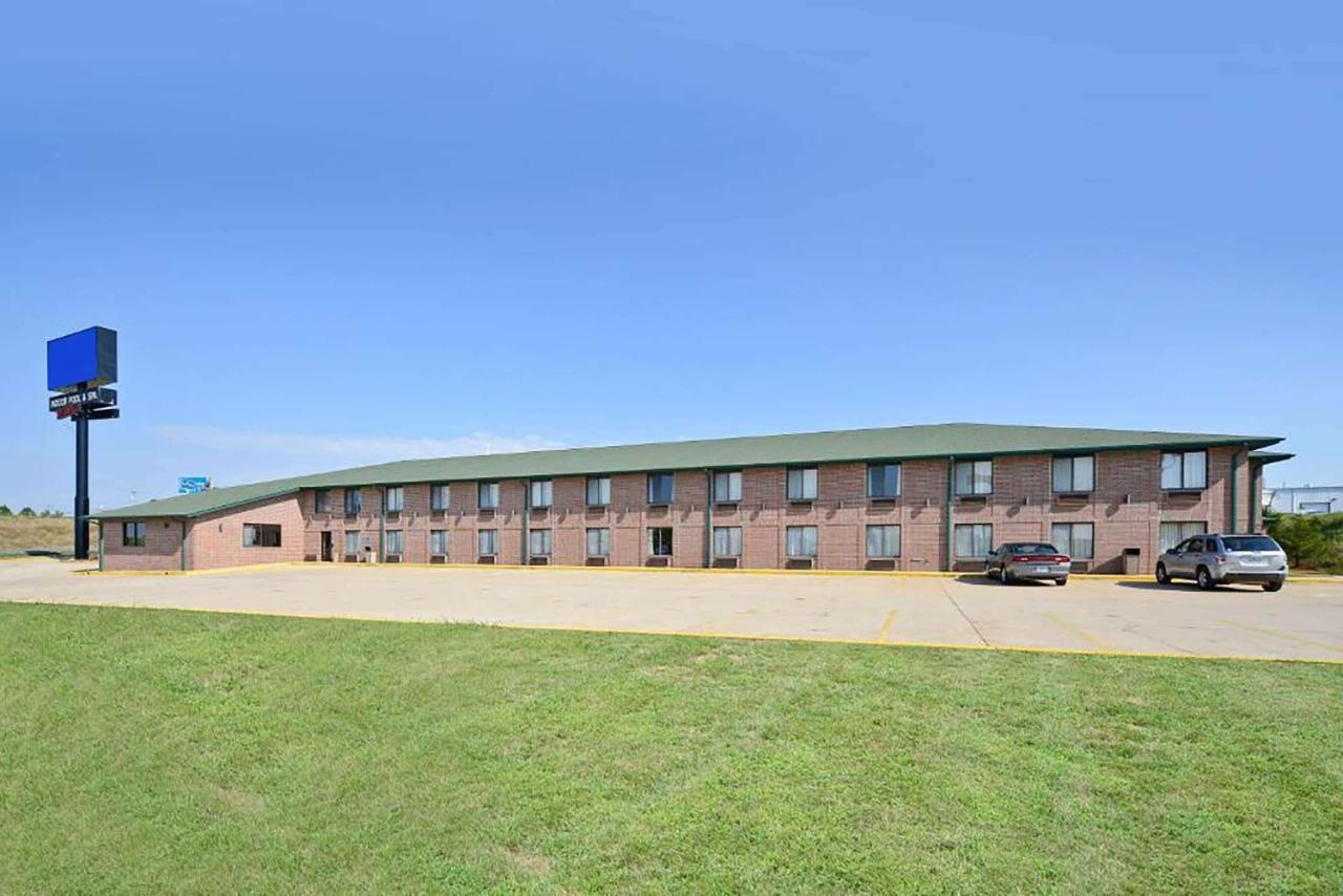 | Days Inn by Wyndham Ozark Springfield