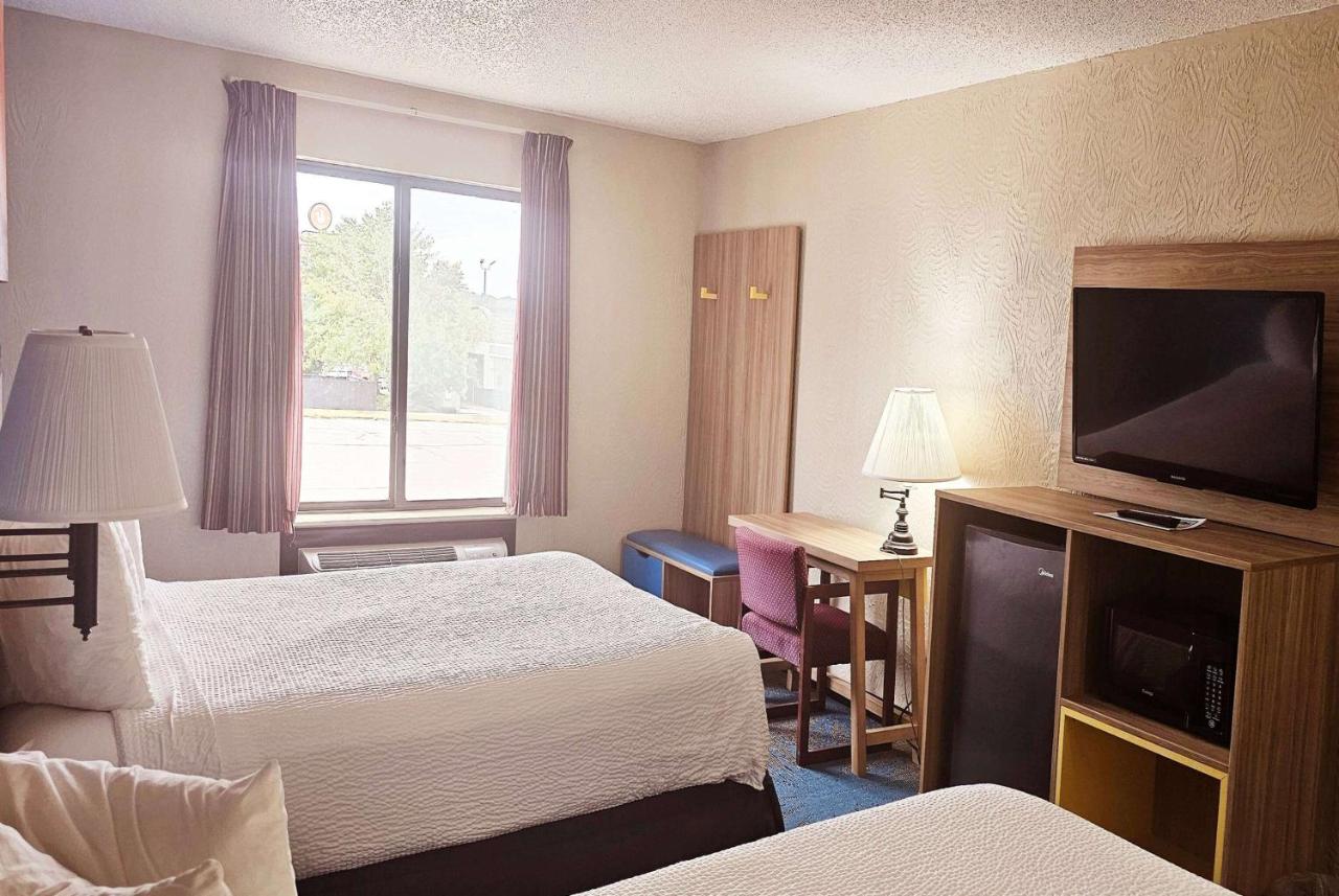 | Days Inn by Wyndham Ozark Springfield