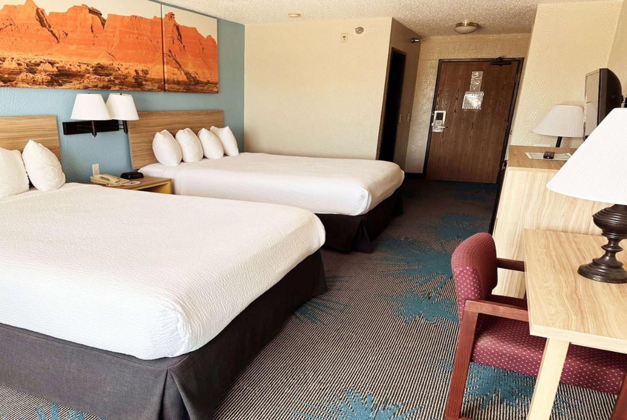 | Days Inn by Wyndham Ozark Springfield