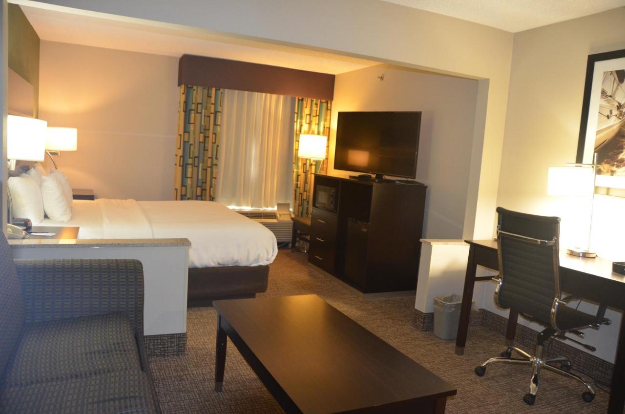 King Suite - Non-Smoking at Comfort Inn & Suites Maumee - Toledo (I80-90)