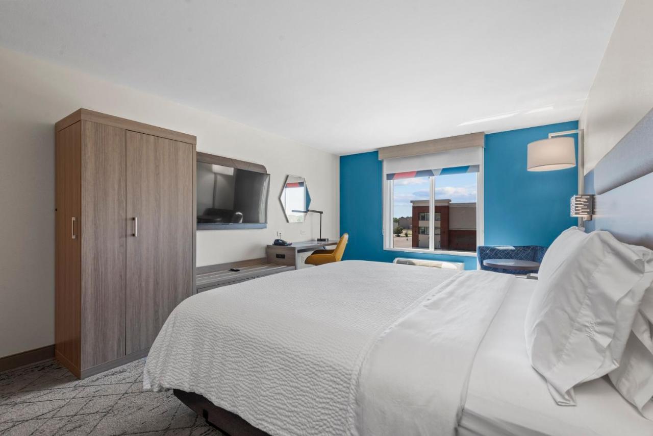 Executive King Room at Holiday Inn Express Tulsa South Bixby by IHG