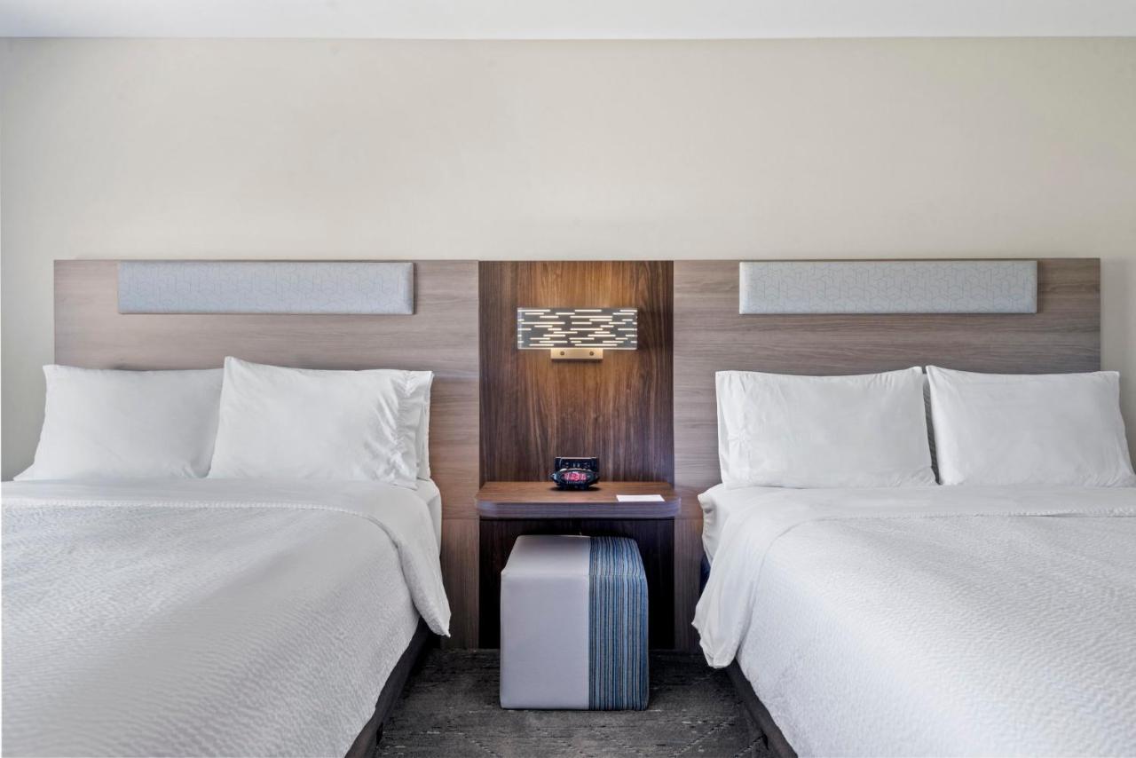 Queen Room with Two Queen Beds at Holiday Inn Express Tulsa South Bixby by IHG
