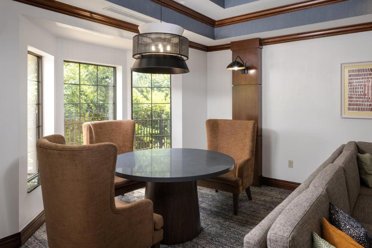 | Staybridge Suites Bentonville-Rogers, an IHG Hotel