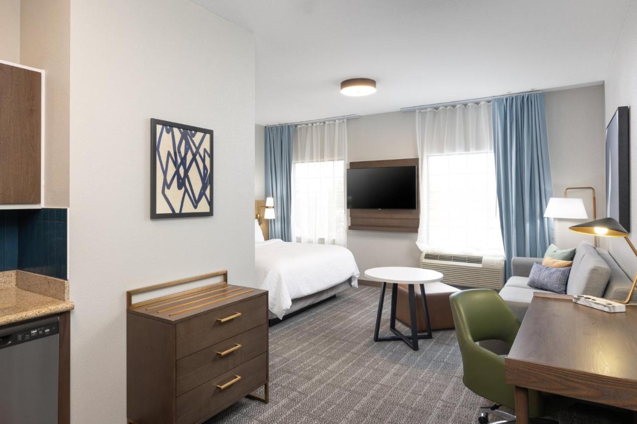| Staybridge Suites Bentonville-Rogers, an IHG Hotel