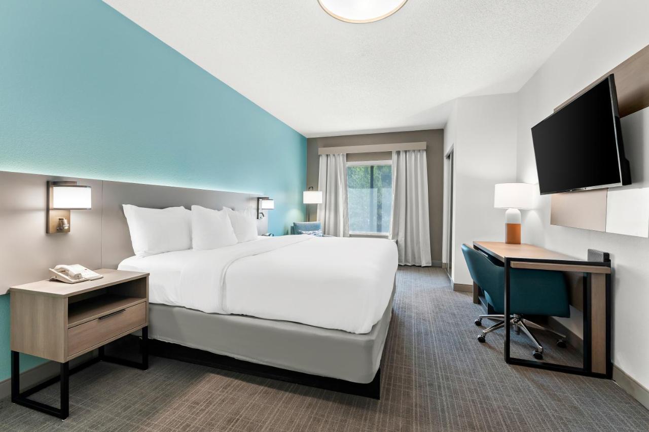 King Room - Non-Smoking at Comfort Inn & Suites Tunkhannock