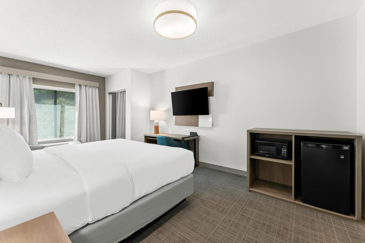 King Room - Non-Smoking at Comfort Inn & Suites Tunkhannock