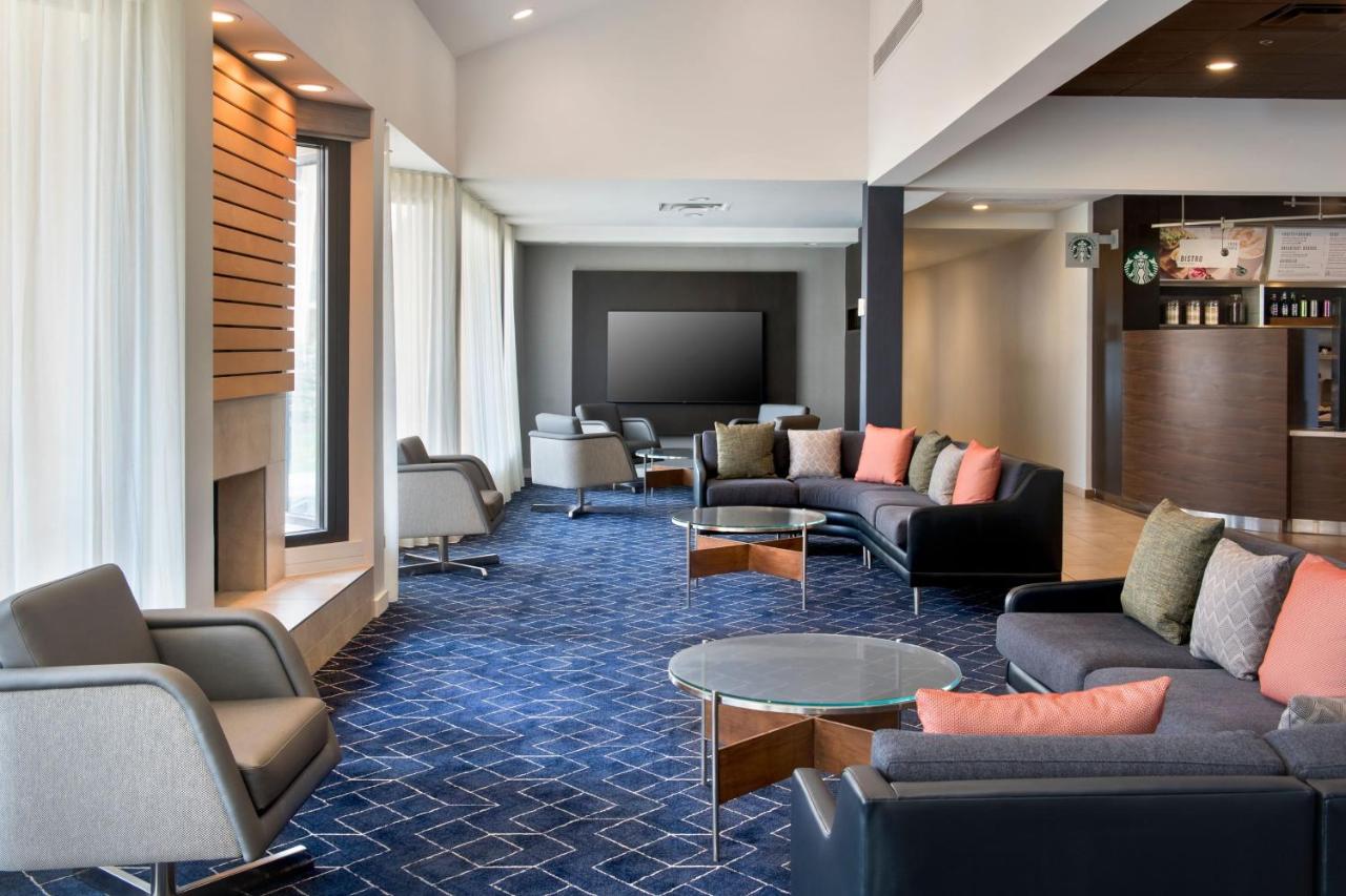 | Courtyard by Marriott New Haven Wallingford