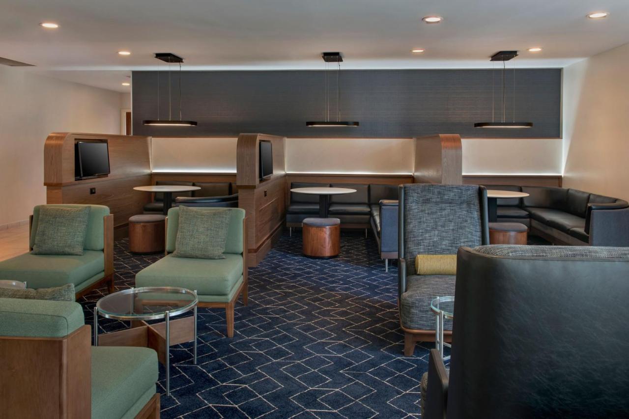 | Courtyard by Marriott New Haven Wallingford