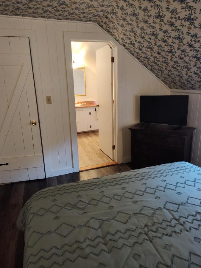  | Doveberry Inn