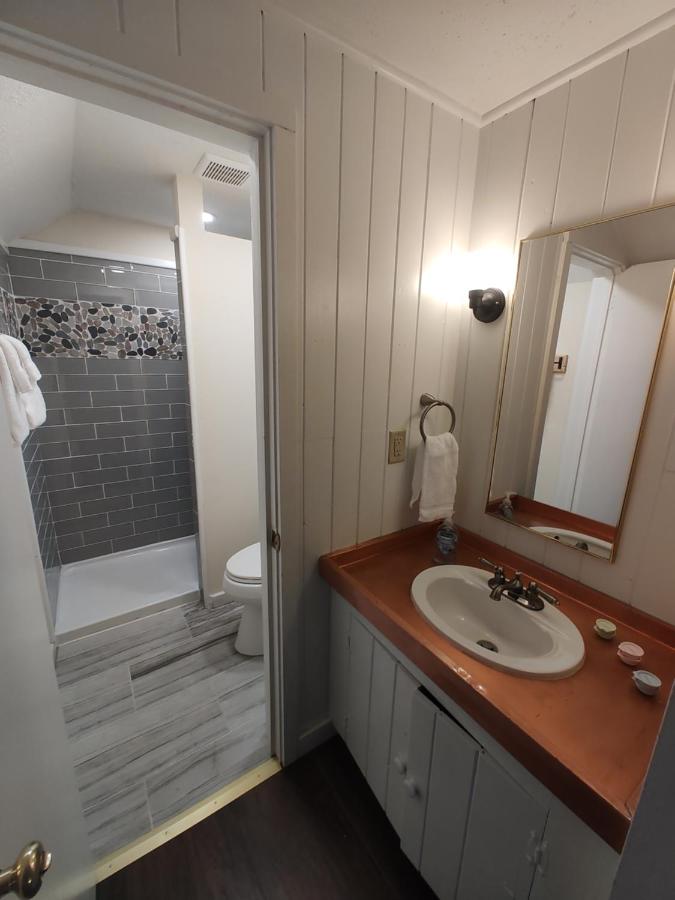  | Doveberry Inn