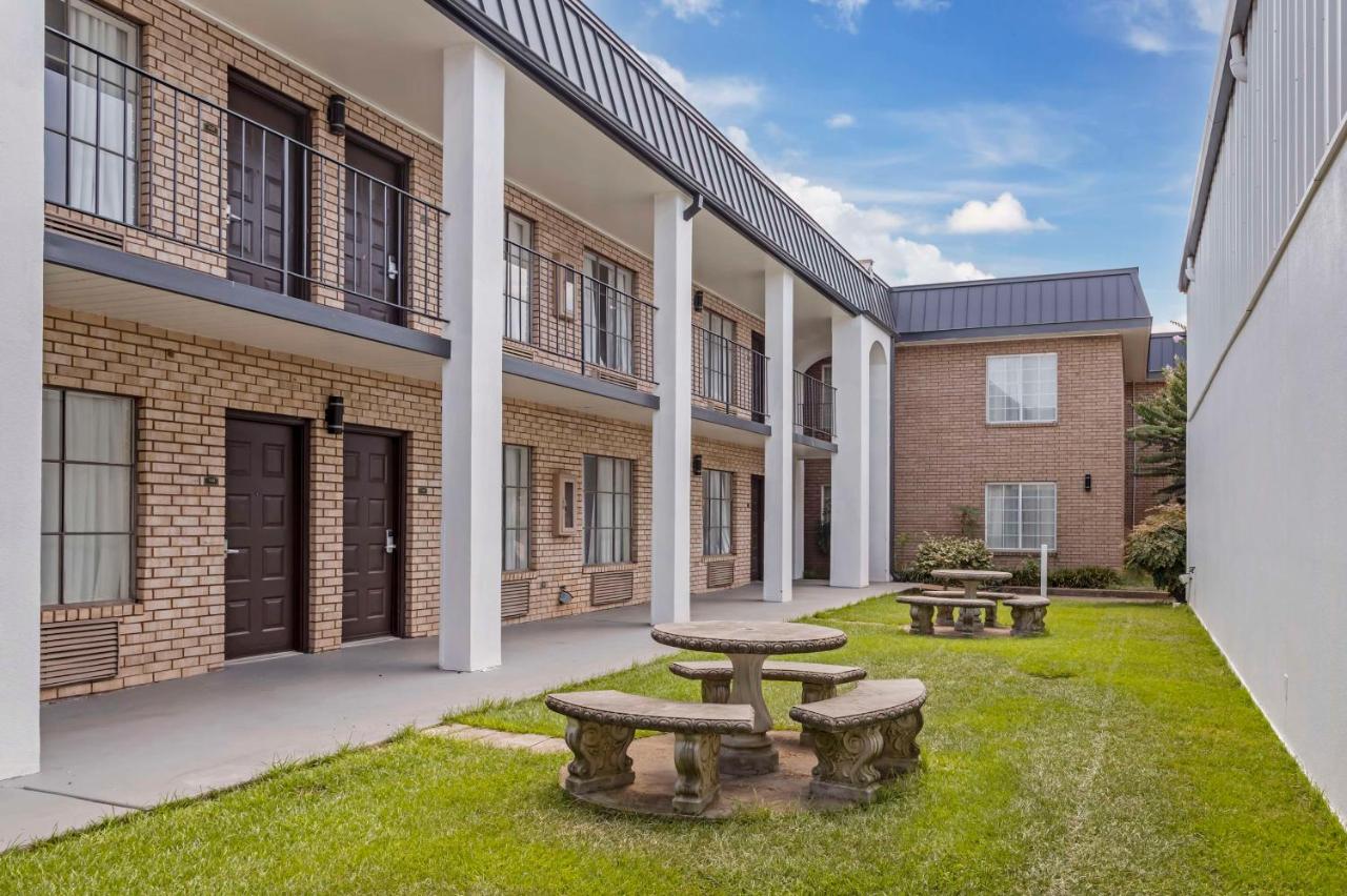  | Best Western Of Alexandria Inn & Suites & Conference Center