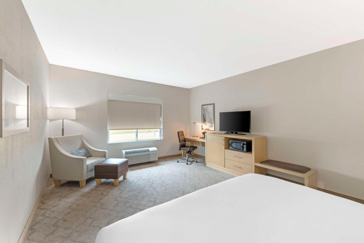 King Room with Work Desk at Best Western Plus Chickasha Inn