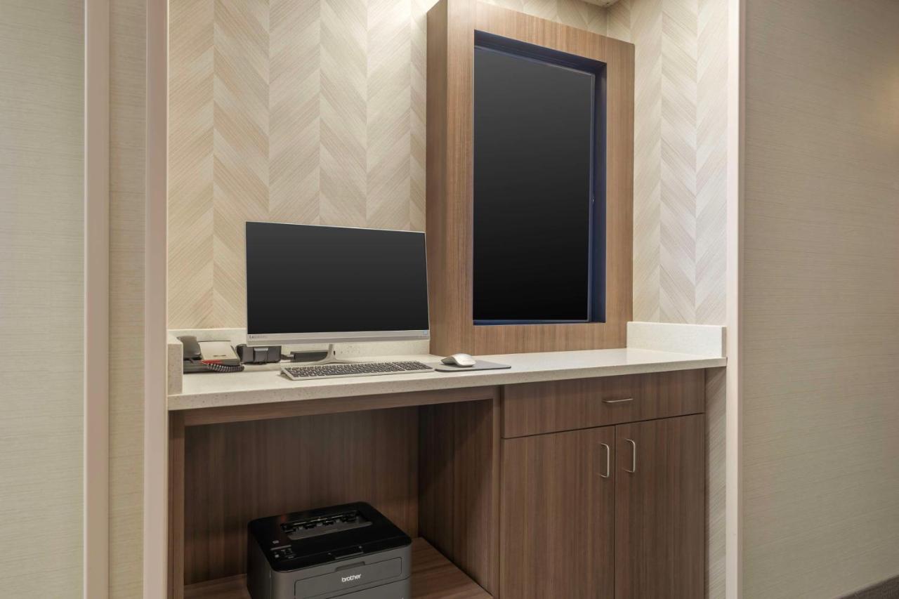 | Best Western St. Clairsville Inn & Suites