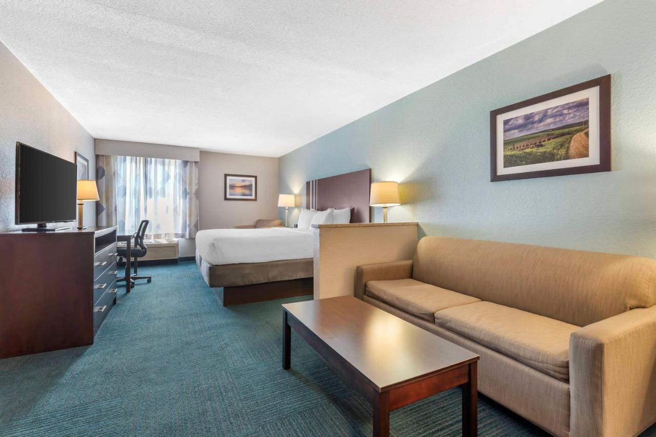 | Best Western St. Clairsville Inn & Suites
