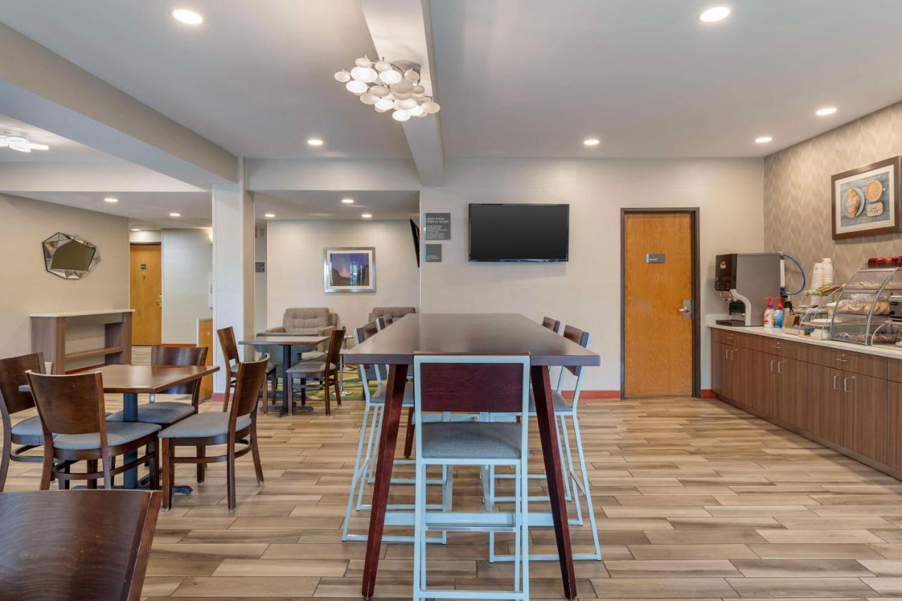 | Best Western St. Clairsville Inn & Suites