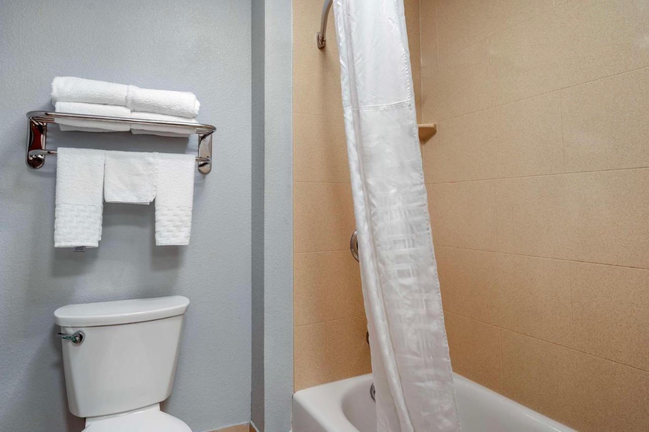 | Best Western St. Clairsville Inn & Suites