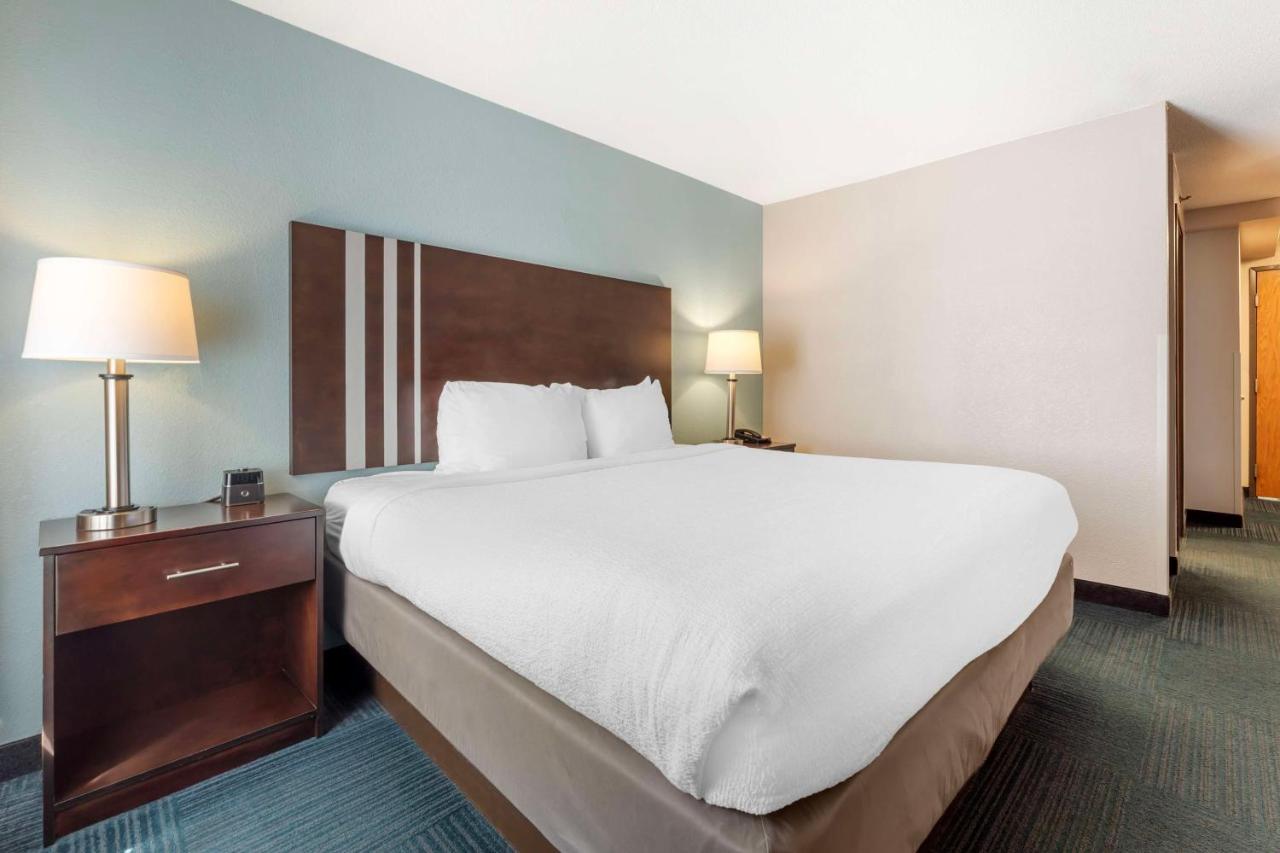 | Best Western St. Clairsville Inn & Suites