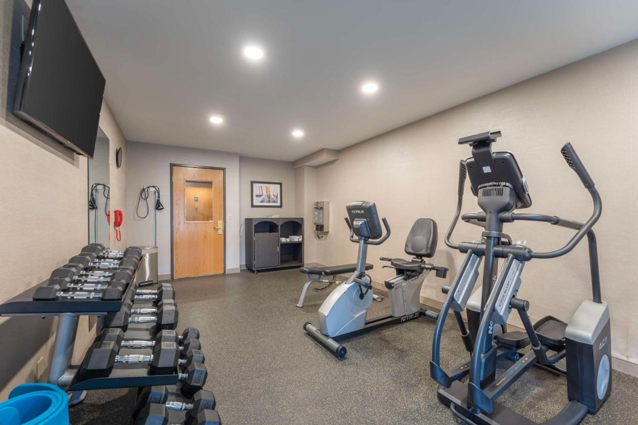 | Best Western St. Clairsville Inn & Suites