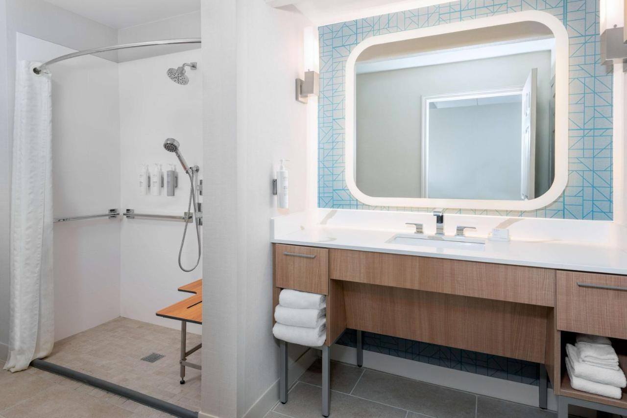 | Homewood Suites by Hilton Buffalo/Airport