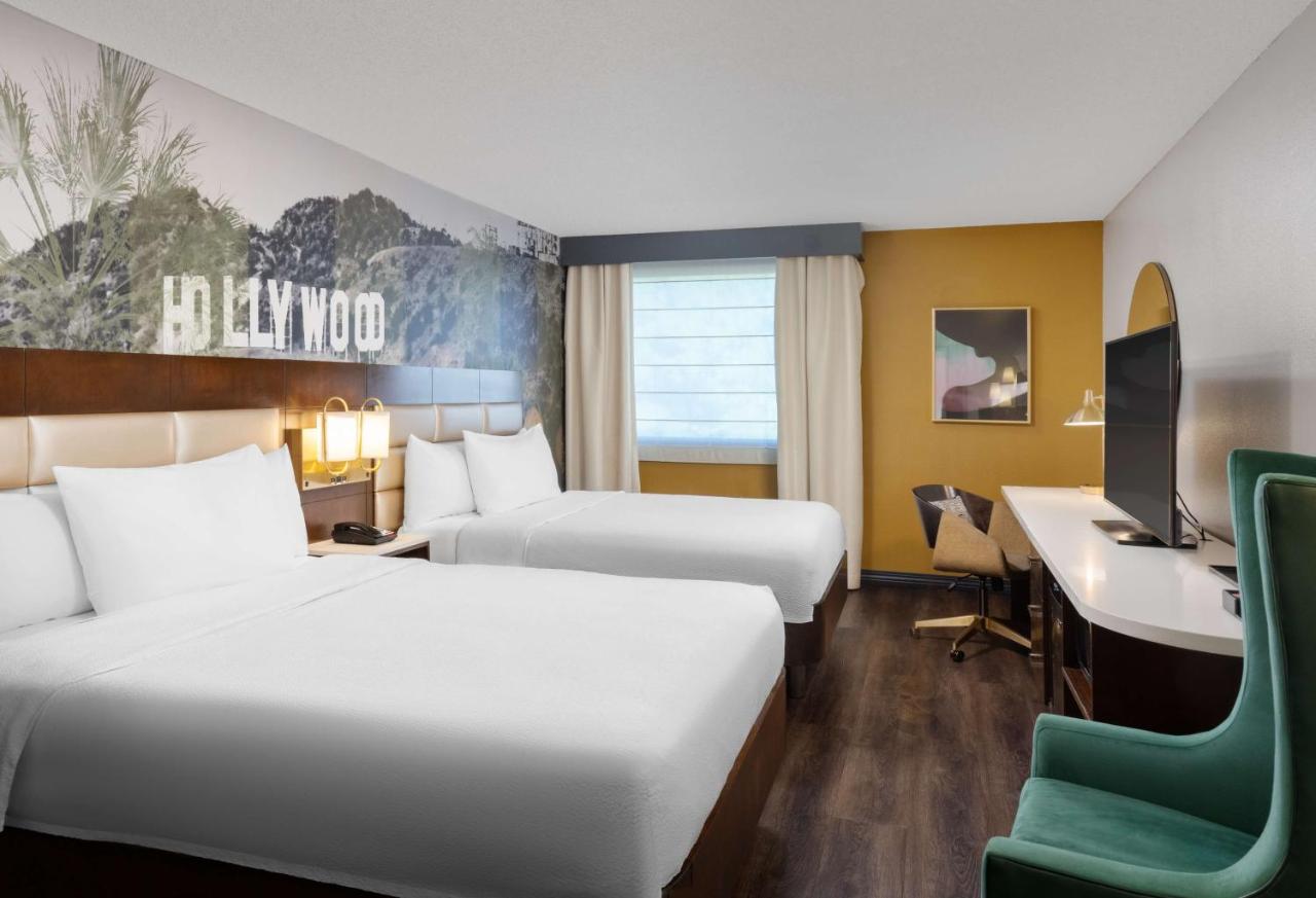 Queen Room with Two Queen Beds - Non-Smoking at Hilton Garden Inn Los Angeles/Hollywood