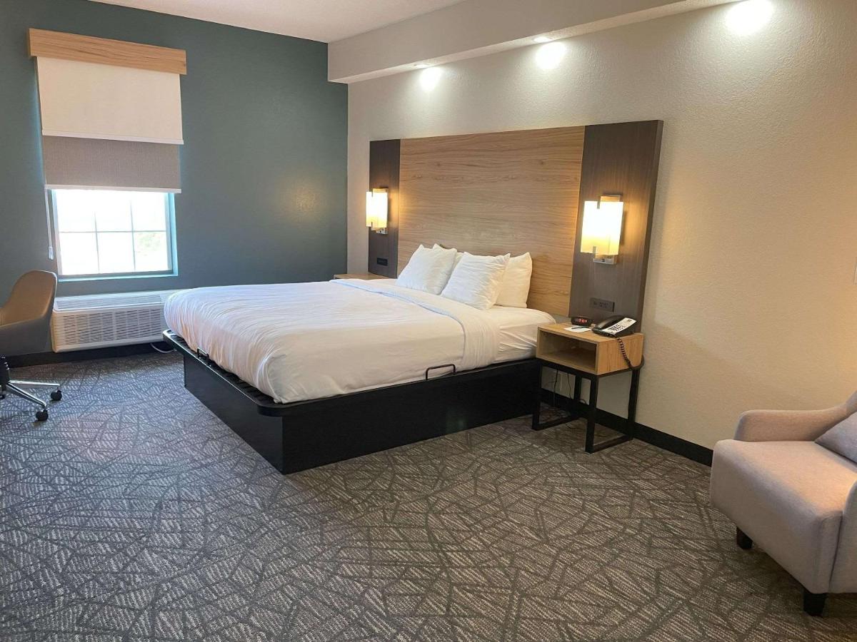 King Room - Non-Smoking at Quality Inn Richmond