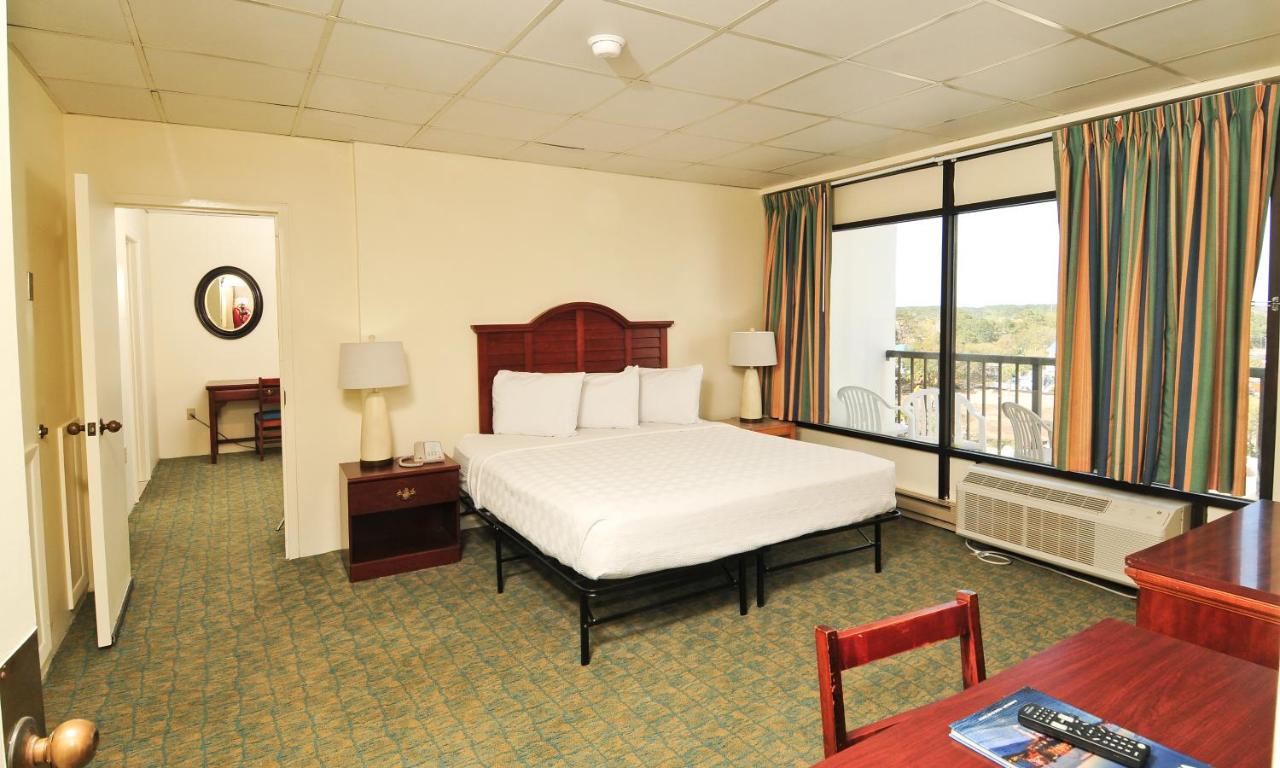 | Holiday Sands South