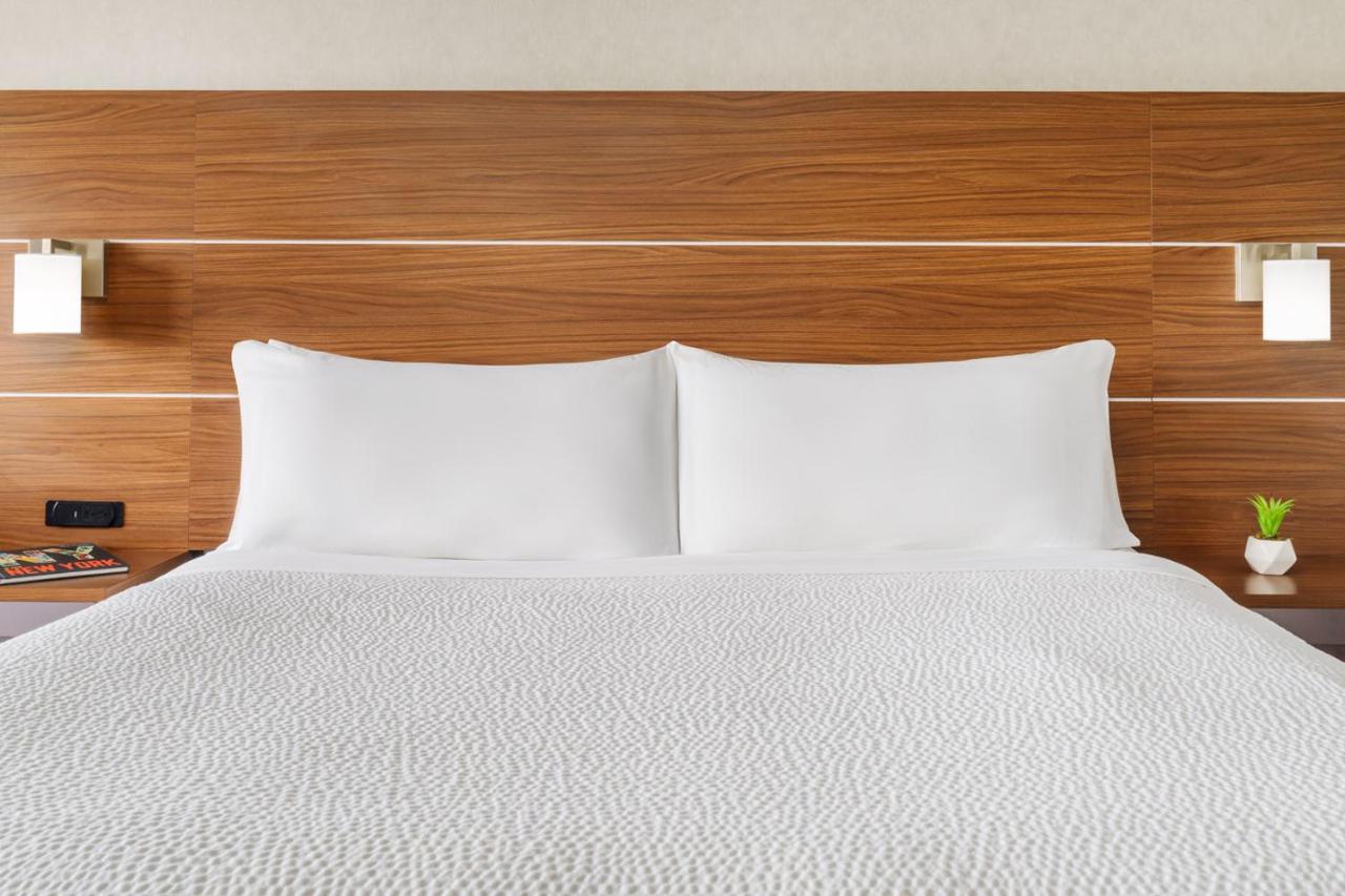 | Holiday Inn Express Irondequoit, an IHG Hotel