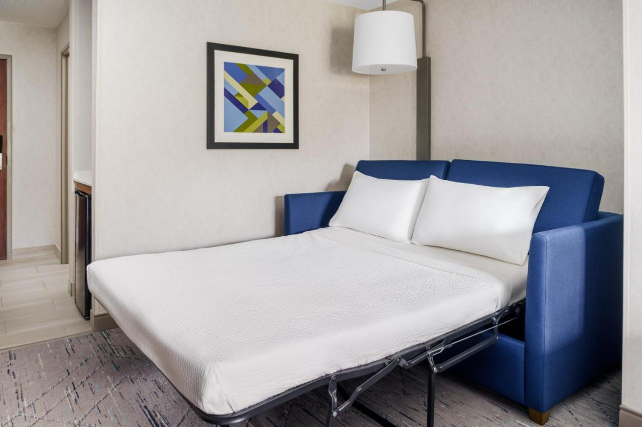 | Holiday Inn Express Irondequoit, an IHG Hotel