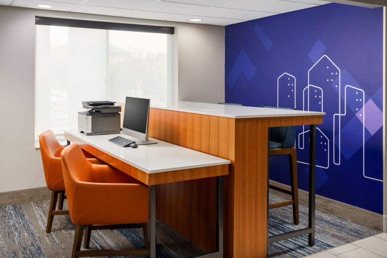 | Holiday Inn Express Irondequoit, an IHG Hotel