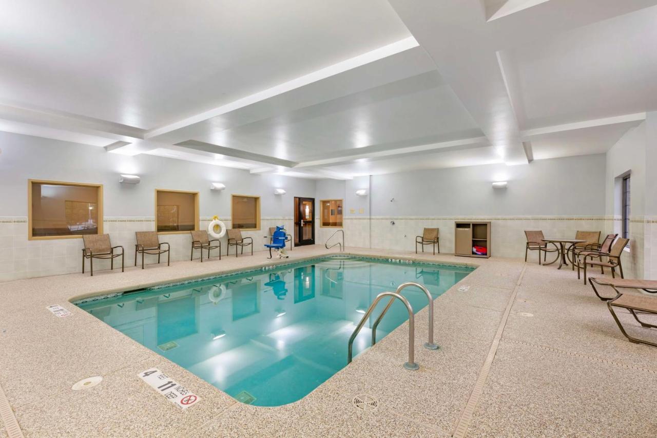 | Best Western PLUS Victor Inn & Suites