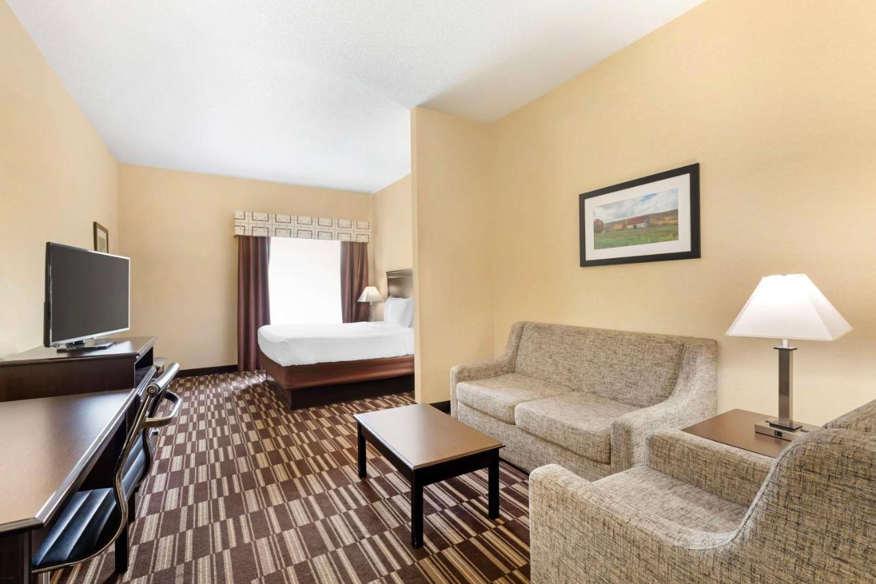 King Suite - Non-Smoking at Best Western Plus Victor Inn & Suites