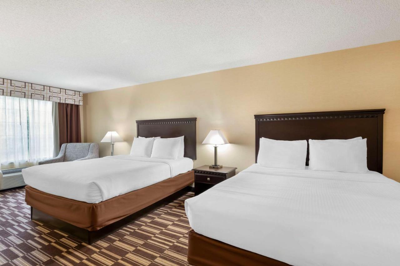Queen Room with Two Queen Beds - Non-Smoking at Best Western Plus Victor Inn & Suites