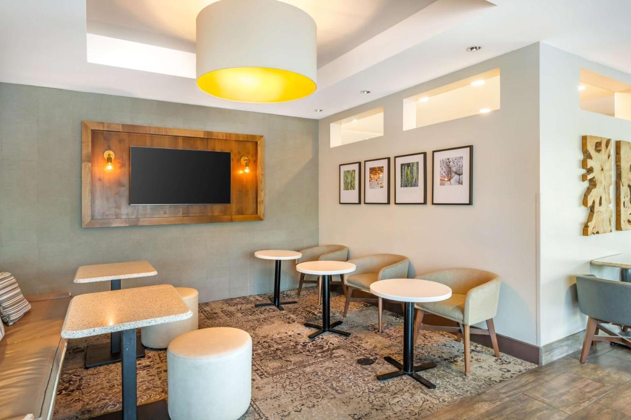  | Best Western Plus CottonTree Inn